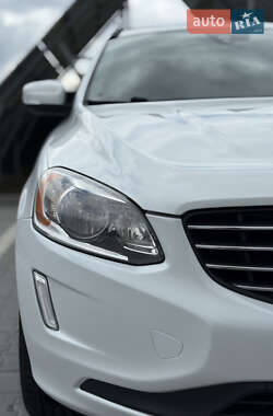 Внедорожник / Кроссовер Volvo XC60 2015 в 