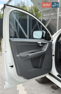 Внедорожник / Кроссовер Volvo XC60 2015 в 