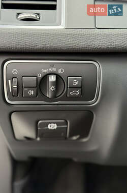 Внедорожник / Кроссовер Volvo XC60 2015 в 