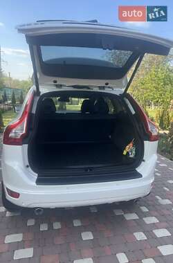 Позашляховик / Кросовер Volvo XC60 2013 в 