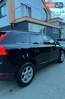 Внедорожник / Кроссовер Volvo XC60 2010 в 