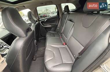 Внедорожник / Кроссовер Volvo XC60 2015 в 