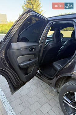 Внедорожник / Кроссовер Volvo XC60 2021 в 