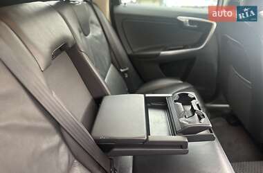Внедорожник / Кроссовер Volvo XC60 2012 в 
