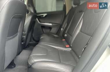 Внедорожник / Кроссовер Volvo XC60 2012 в 