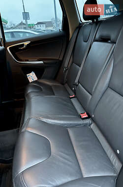 Внедорожник / Кроссовер Volvo XC60 2012 в 