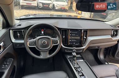Внедорожник / Кроссовер Volvo XC60 2017 в 