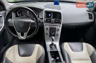 Внедорожник / Кроссовер Volvo XC60 2016 в 