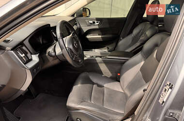 Внедорожник / Кроссовер Volvo XC60 2018 в 