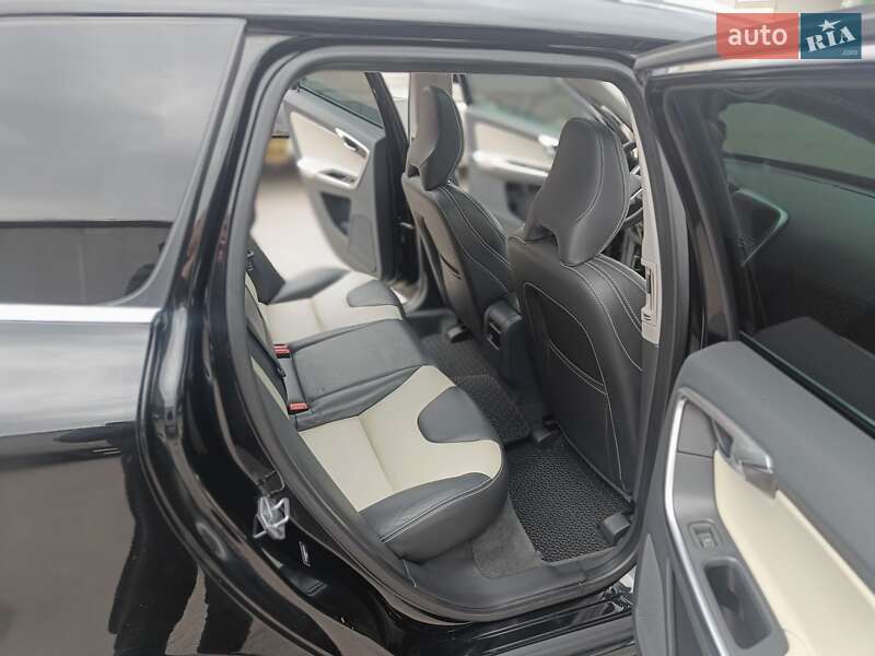 Внедорожник / Кроссовер Volvo XC60 2016 в Виннице