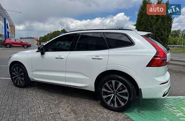 Внедорожник / Кроссовер Volvo XC60 2024 в 