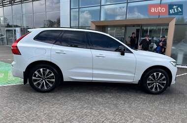 Внедорожник / Кроссовер Volvo XC60 2024 в 