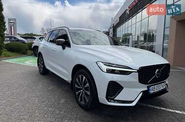 Внедорожник / Кроссовер Volvo XC60 2024 в 