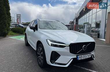 Внедорожник / Кроссовер Volvo XC60 2024 в 