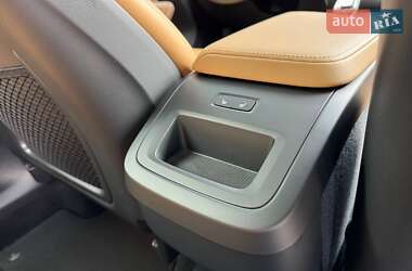 Внедорожник / Кроссовер Volvo XC60 2024 в 