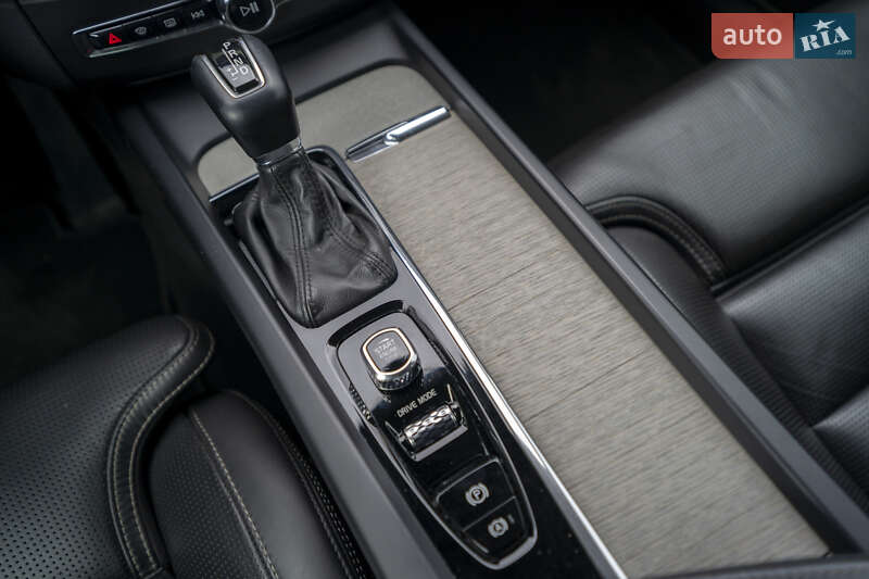 Внедорожник / Кроссовер Volvo XC60 2018 в Киеве фото 27 Внедорожник / Кроссовер Volvo XC60 2018 в Киеве