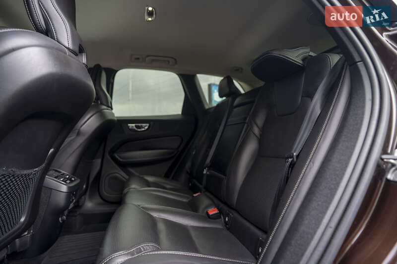 Внедорожник / Кроссовер Volvo XC60 2018 в Киеве фото 33 Внедорожник / Кроссовер Volvo XC60 2018 в Киеве