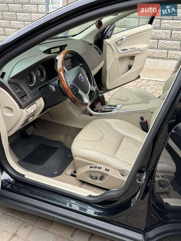 Внедорожник / Кроссовер Volvo XC60 2010 в Богородчанах