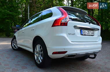 Внедорожник / Кроссовер Volvo XC60 2017 в 