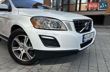Внедорожник / Кроссовер Volvo XC60 2012 в 