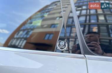 Внедорожник / Кроссовер Volvo XC60 2012 в 