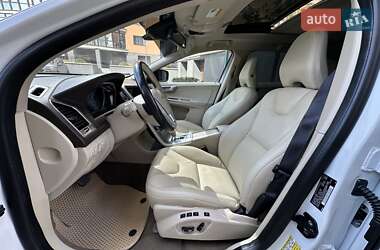 Внедорожник / Кроссовер Volvo XC60 2012 в 