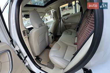 Внедорожник / Кроссовер Volvo XC60 2012 в 