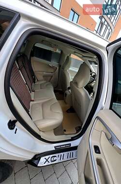 Внедорожник / Кроссовер Volvo XC60 2012 в 