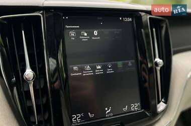 Внедорожник / Кроссовер Volvo XC60 2020 в 