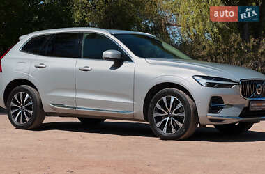 Внедорожник / Кроссовер Volvo XC60 2023 в 