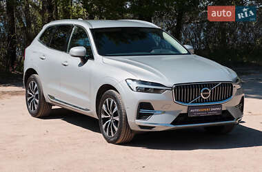 Внедорожник / Кроссовер Volvo XC60 2023 в 