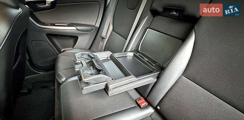 Внедорожник / Кроссовер Volvo XC60 2015 в Киеве
