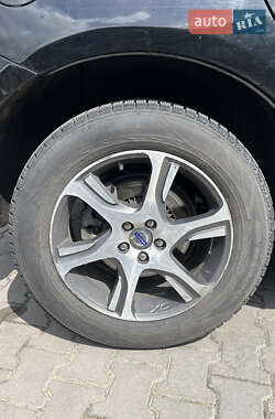 Внедорожник / Кроссовер Volvo XC60 2011 в 