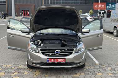 Позашляховик / Кросовер Volvo XC60 2016 в 