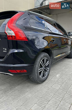 Внедорожник / Кроссовер Volvo XC60 2017 в 