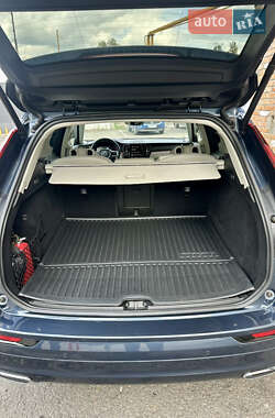 Позашляховик / Кросовер Volvo XC60 2020 в 