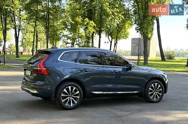Внедорожник / Кроссовер Volvo XC60 2023 в 
