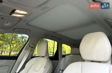 Внедорожник / Кроссовер Volvo XC60 2023 в 