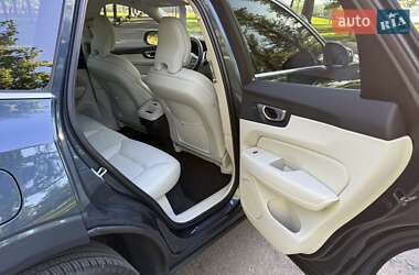 Внедорожник / Кроссовер Volvo XC60 2023 в 