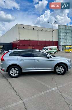 Позашляховик / Кросовер Volvo XC60 2016 в 