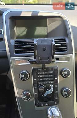 Внедорожник / Кроссовер Volvo XC60 2013 в 
