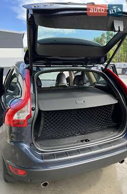 Внедорожник / Кроссовер Volvo XC60 2012 в 