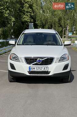 Внедорожник / Кроссовер Volvo XC60 2013 в 
