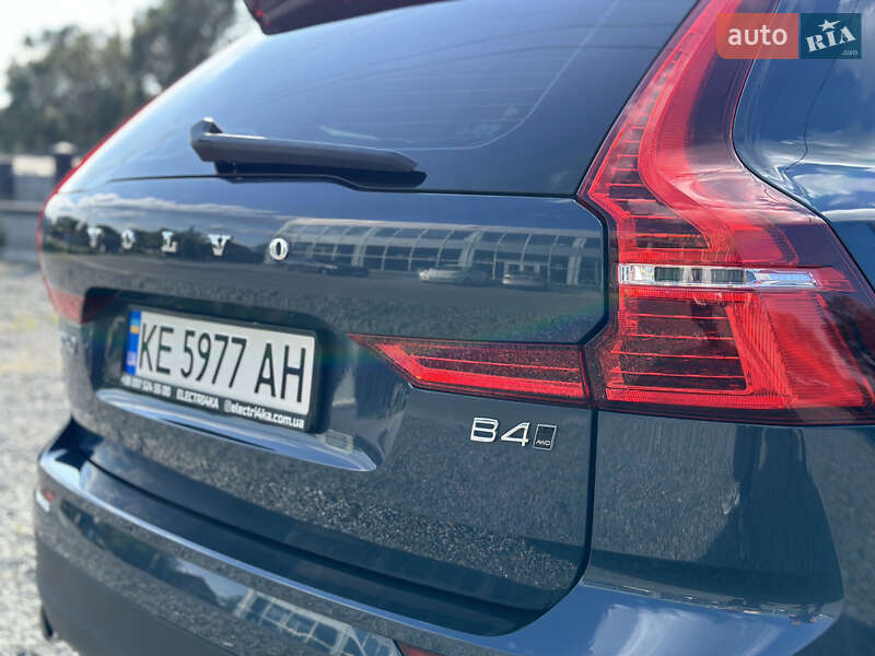 Позашляховик / Кросовер Volvo XC60 2021 в Дніпрі