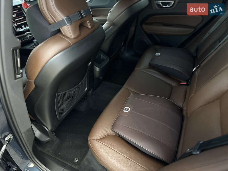 Позашляховик / Кросовер Volvo XC60 2021 в Дніпрі