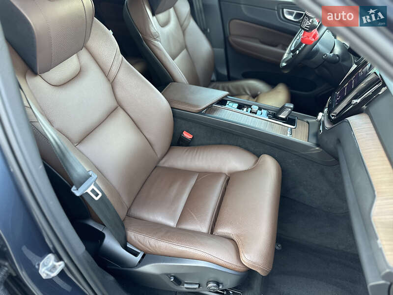 Позашляховик / Кросовер Volvo XC60 2021 в Дніпрі