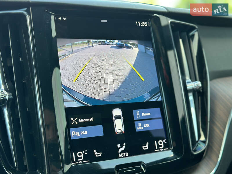 Позашляховик / Кросовер Volvo XC60 2021 в Дніпрі