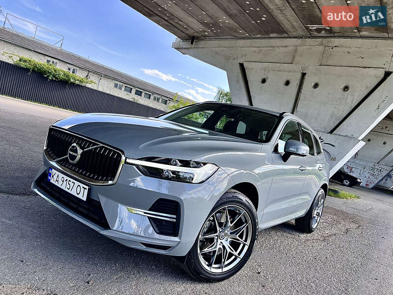 Внедорожник / Кроссовер Volvo XC60 2023 в 
