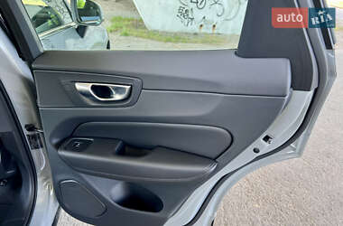 Внедорожник / Кроссовер Volvo XC60 2023 в 