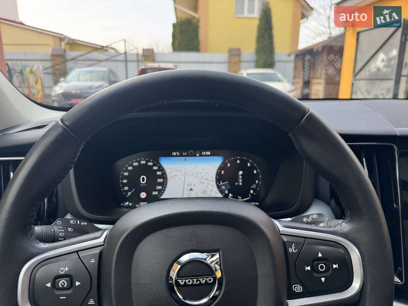 Внедорожник / Кроссовер Volvo XC60 2017 в Ровно